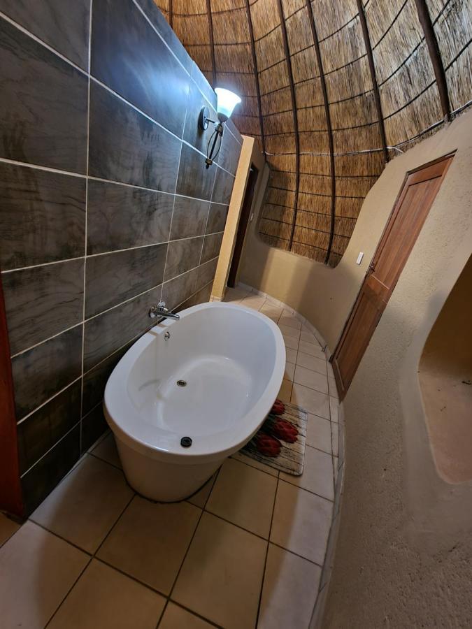 Апартаменты Mountain Aloe Den Барбертон Экстерьер фото